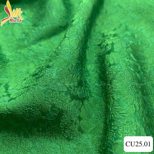 Vải lụa tơ tằm Nha Xá hoa cúc xanh lá đậm - CU25.01