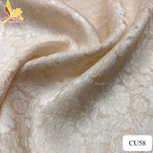 Vải lụa tơ tằm Nha Xá hoa cúc trắng kem – CU58